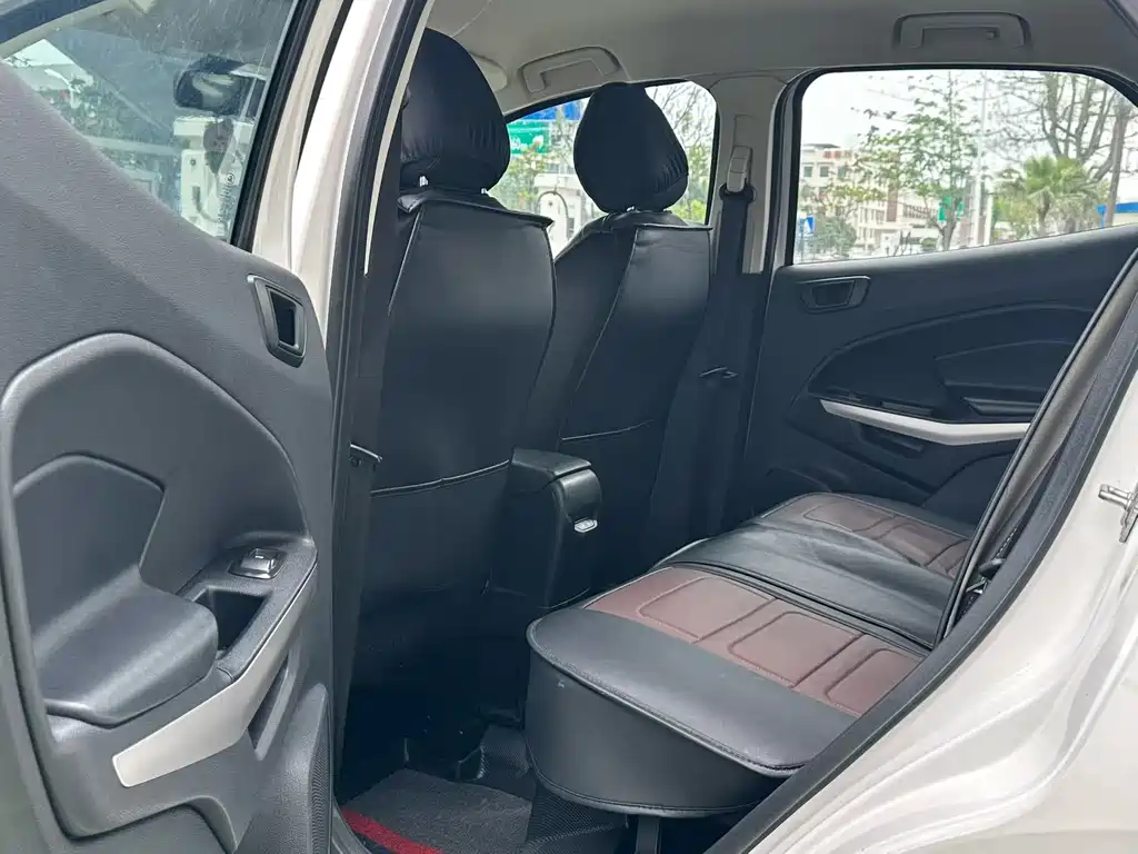 Ford Ecosport — фото 6