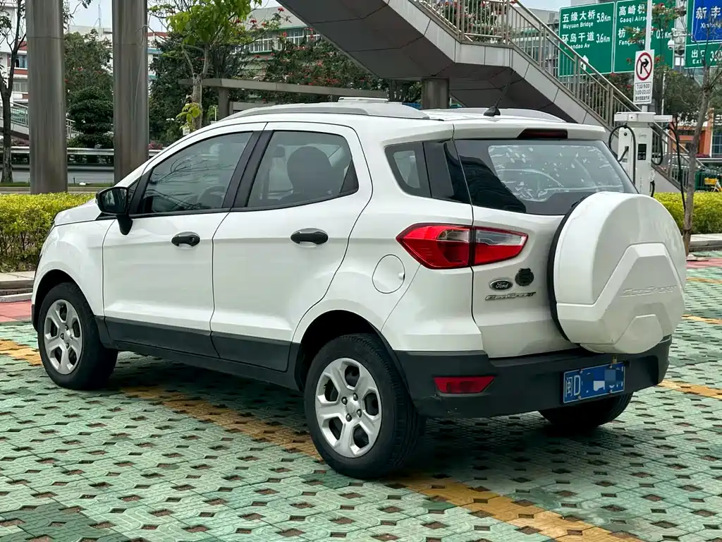 Ford Ecosport — фото 9