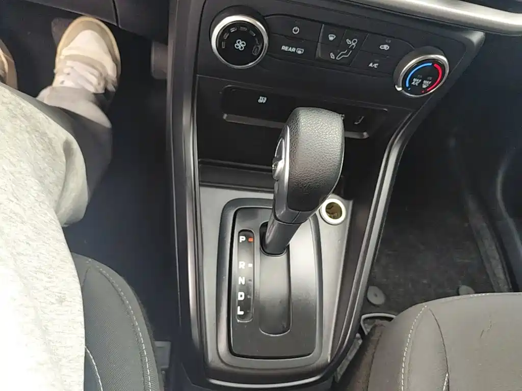 Ford Ecosport — фото 13