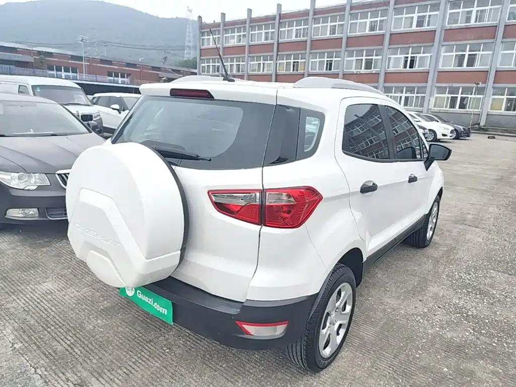 Ford Ecosport — фото 6
