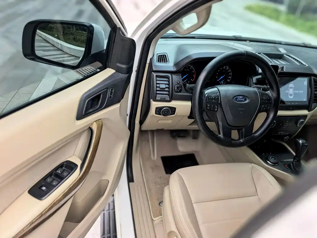 Ford Everest — фото 11