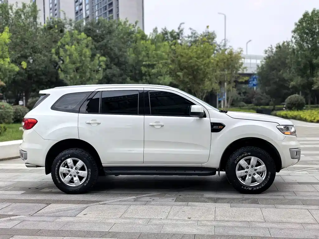Ford Everest — фото 4
