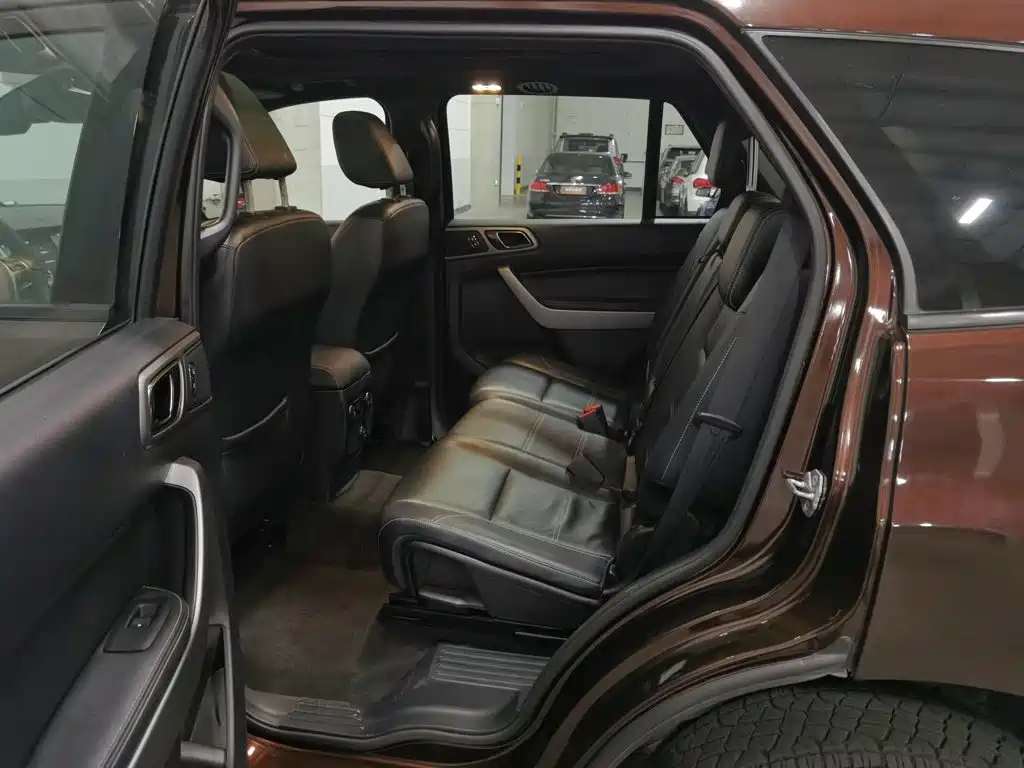 Ford Everest — фото 15