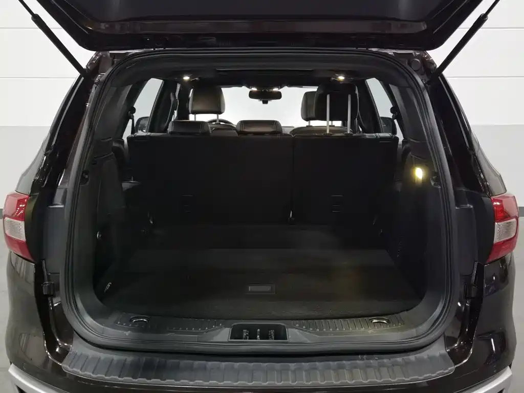 Ford Everest — фото 16