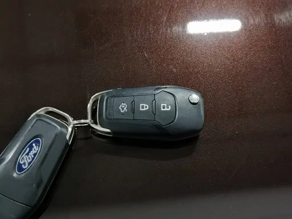 Ford Everest — фото 19