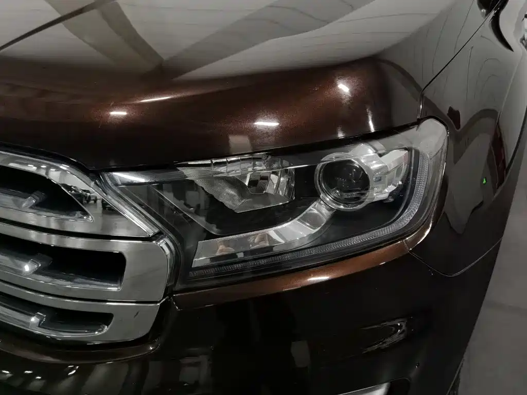 Ford Everest — фото 7