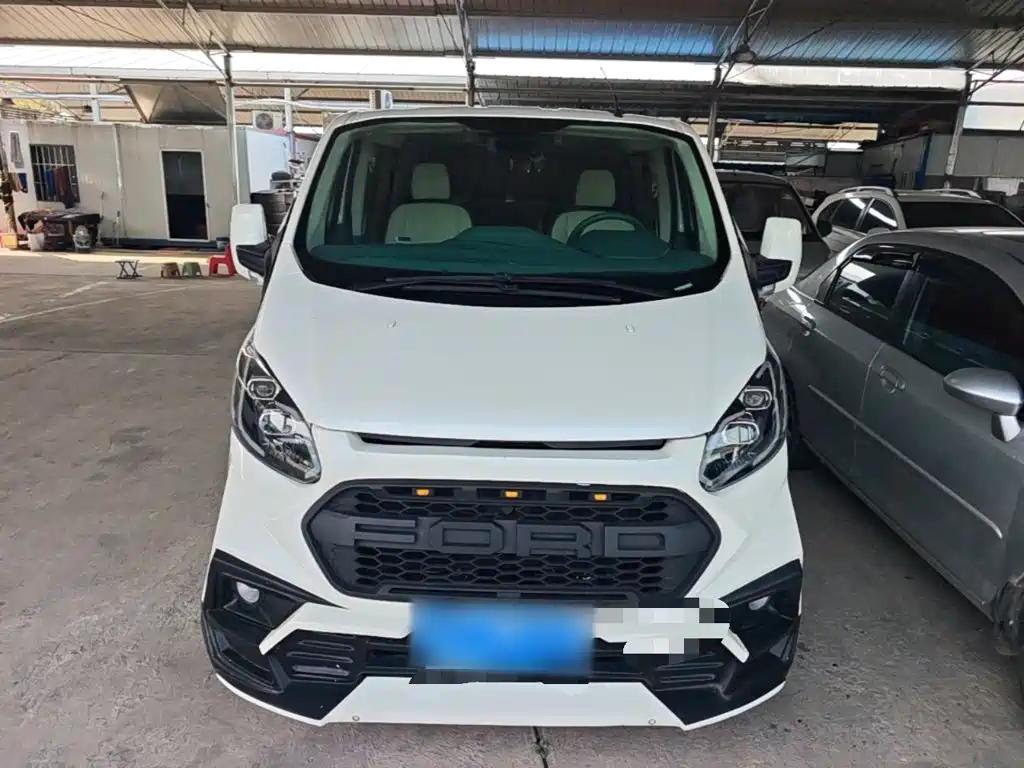 Ford Tourneo — фото 2