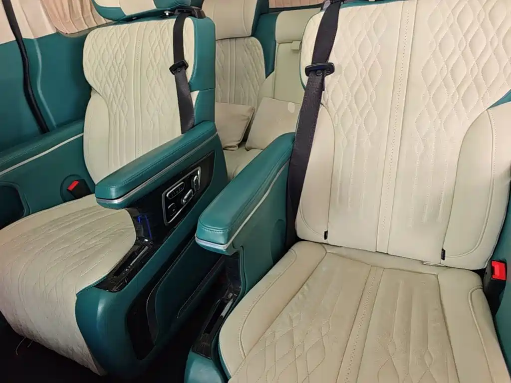 Ford Tourneo — фото 16