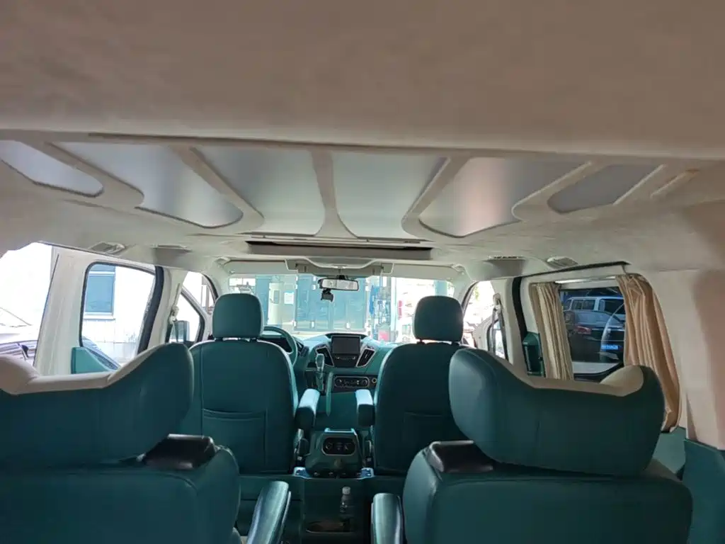 Ford Tourneo — фото 17