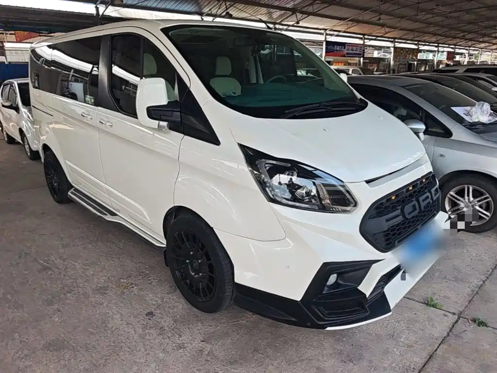 Ford Tourneo — фото 3