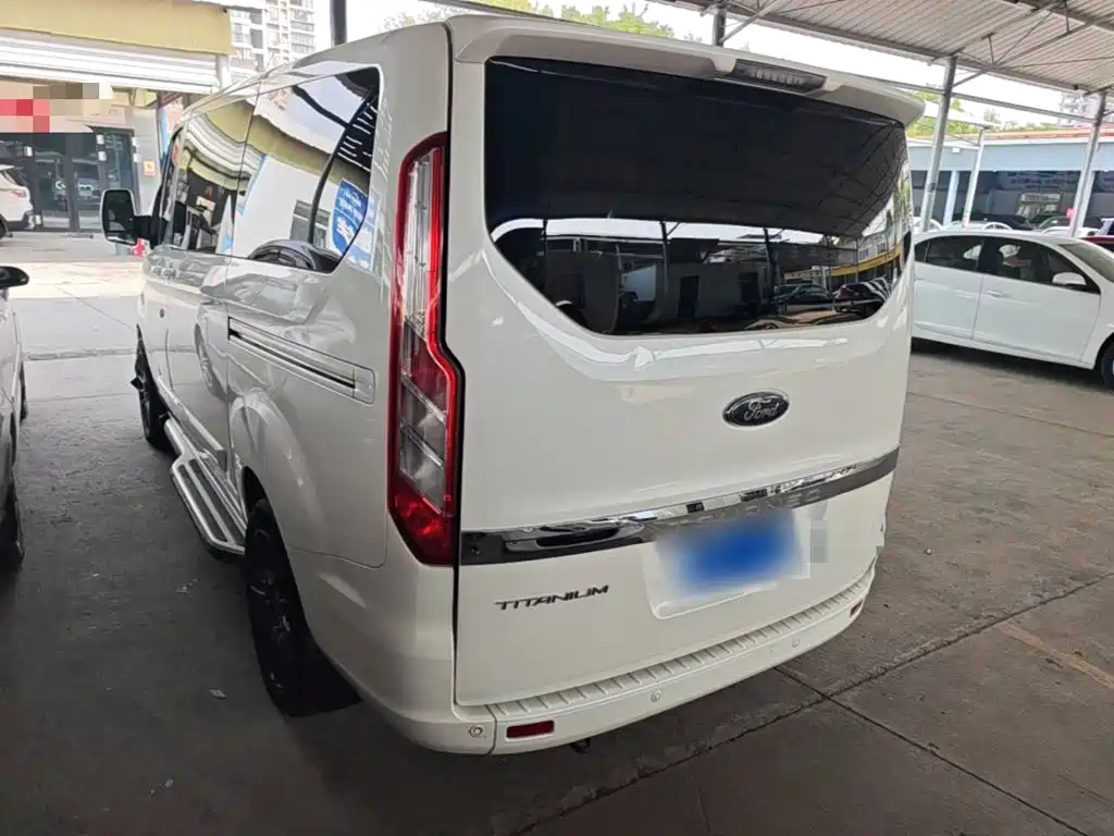 Ford Tourneo — фото 4