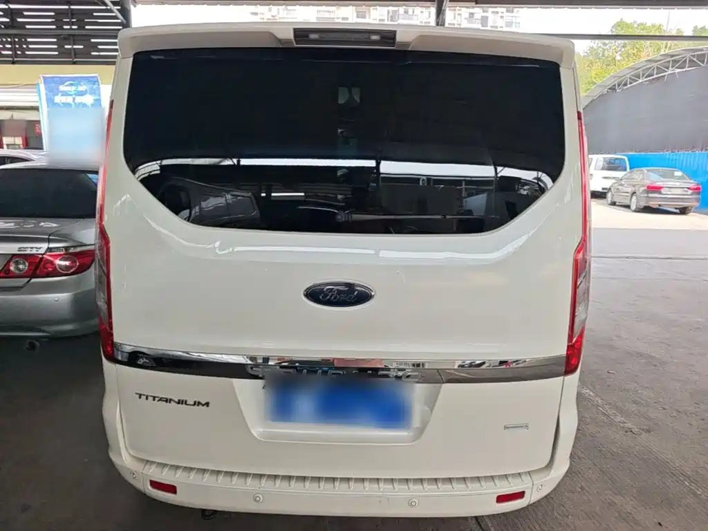 Ford Tourneo — фото 5