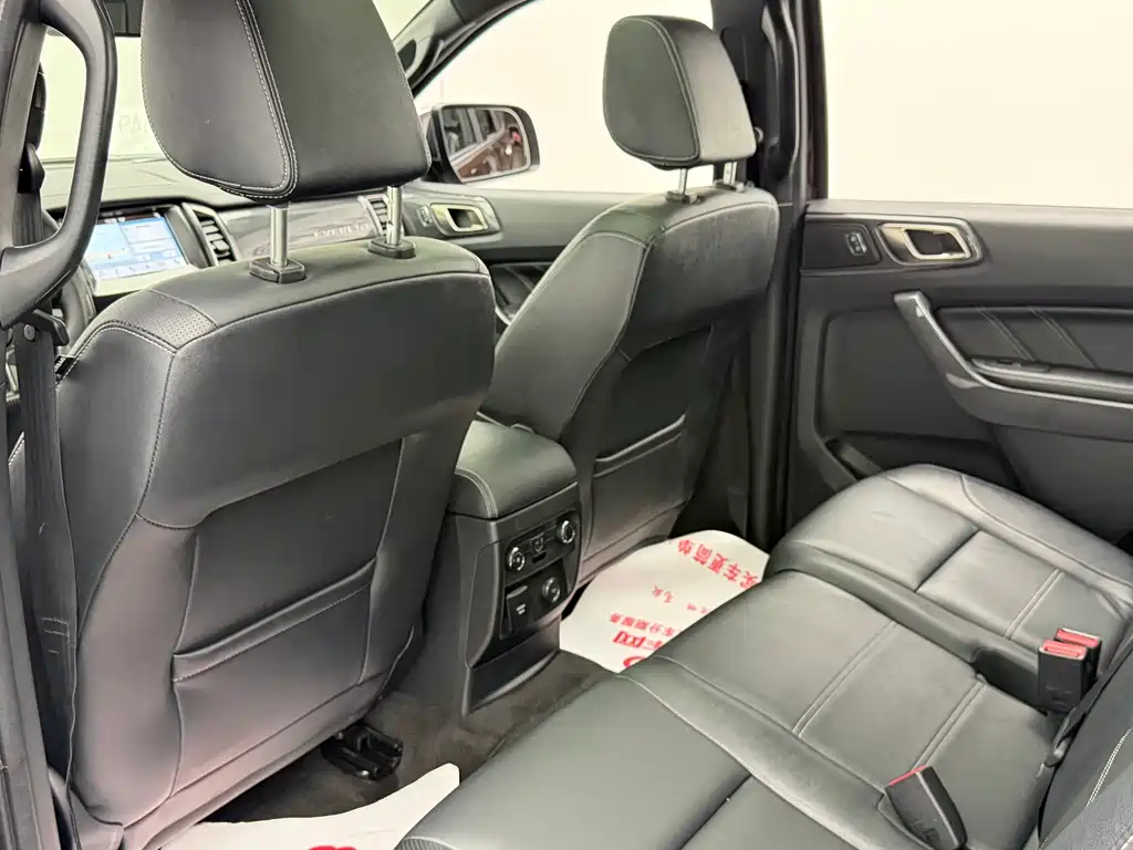 Ford Everest — фото 23