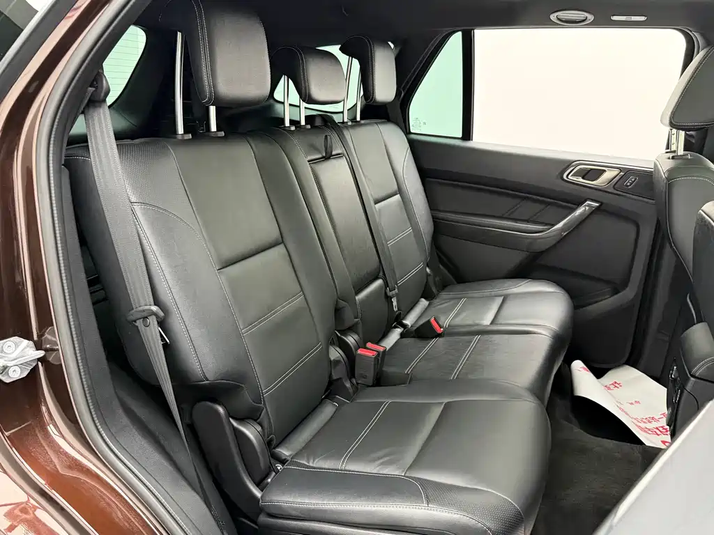 Ford Everest — фото 24