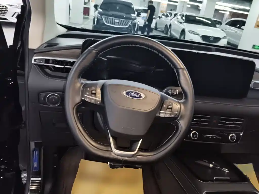 Ford Edge — фото 10