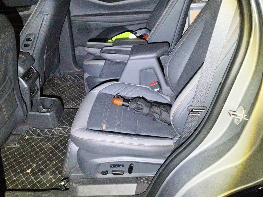 Ford Edge — фото 18