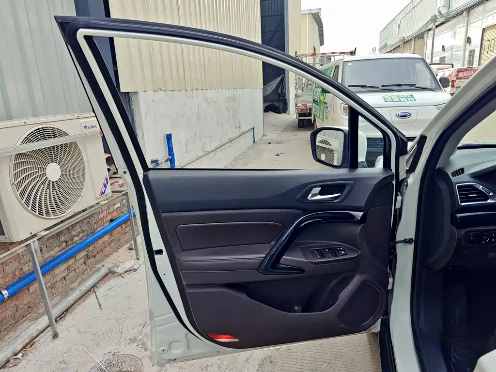 GAC Motor GS4 Hybrid — фото 32