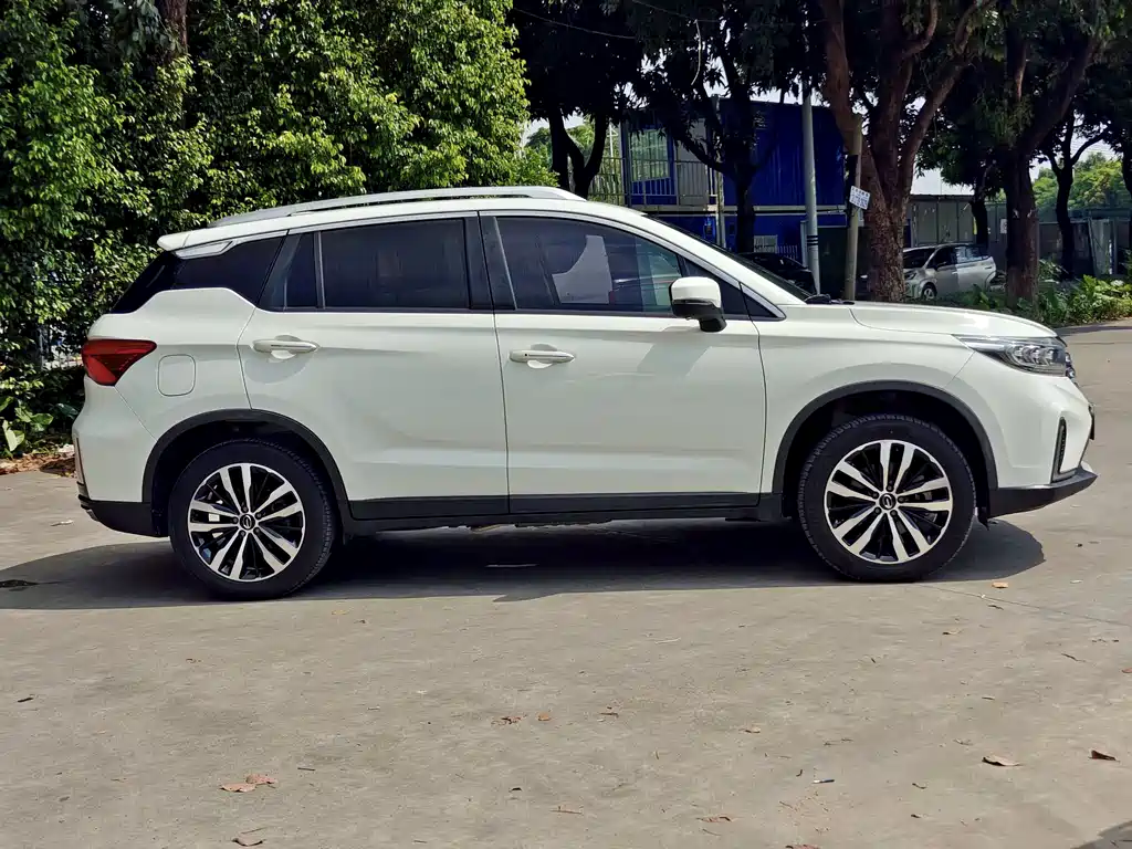 GAC Motor GS4 Hybrid — фото 8