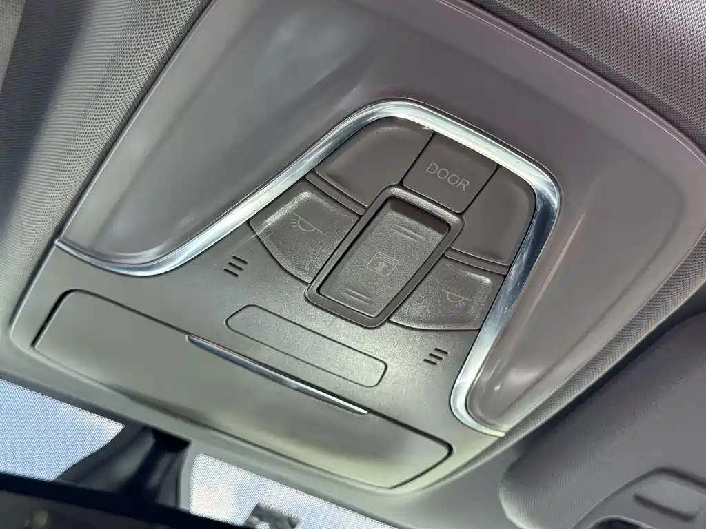 GAC Motor Trumpchi GA8 — фото 22