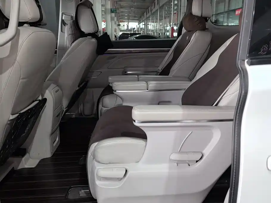 GAC Motor Trumpchi M8 — фото 11