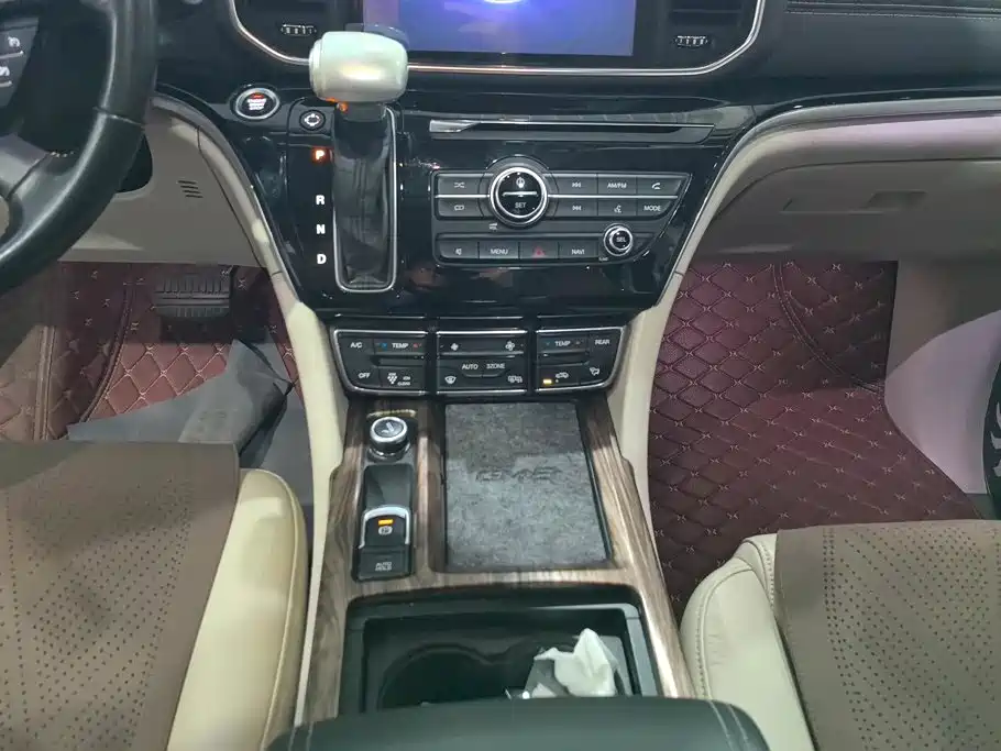 GAC Motor Trumpchi M8 — фото 16