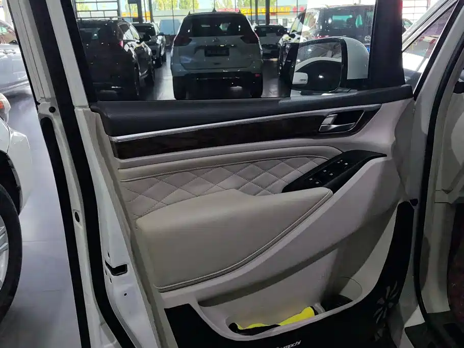 GAC Motor Trumpchi M8 — фото 7