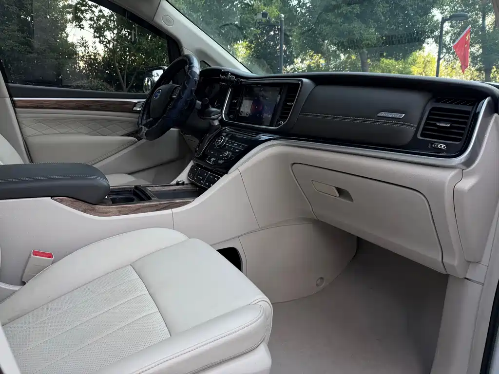 GAC Motor Trumpchi M8 — фото 11