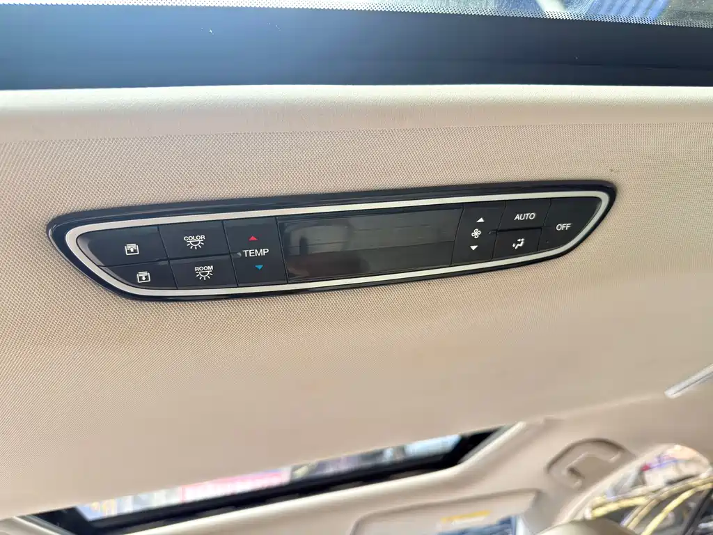 GAC Motor Trumpchi M8 — фото 13