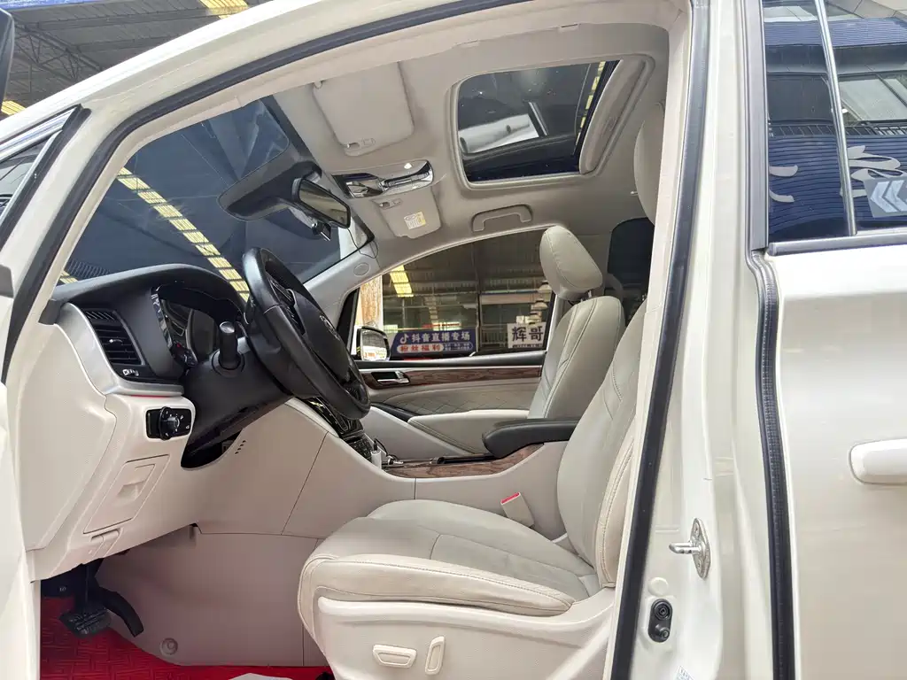 GAC Motor Trumpchi M8 — фото 14