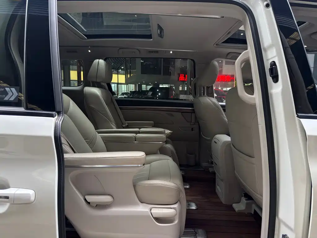 GAC Motor Trumpchi M8 — фото 17