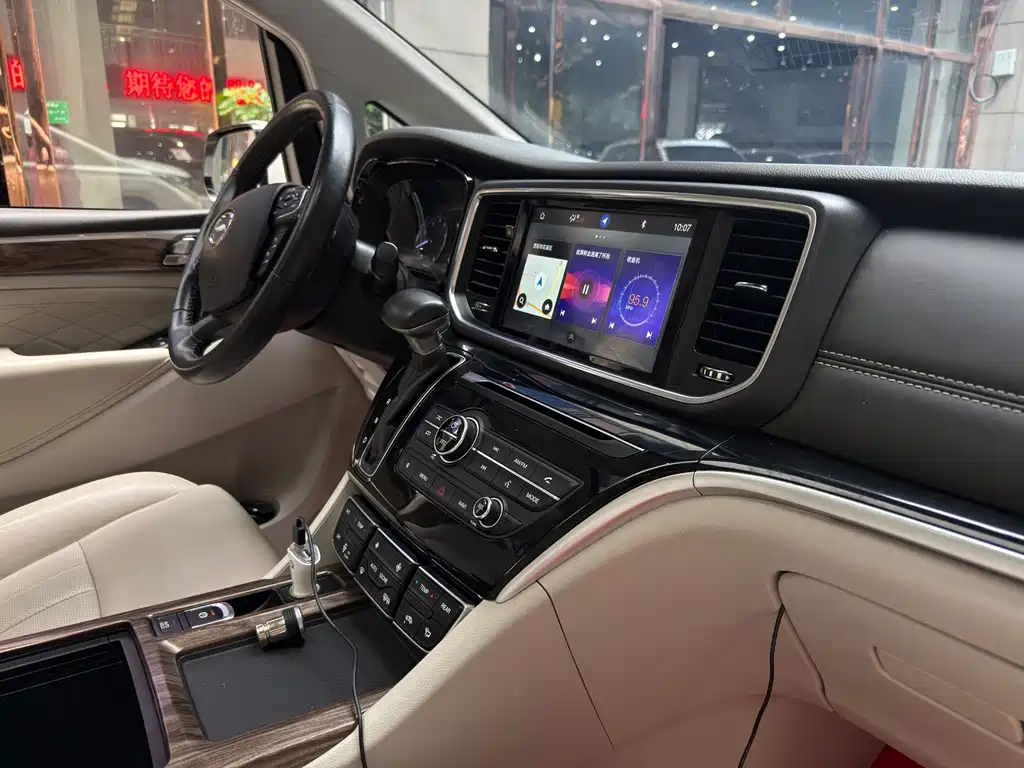 GAC Motor Trumpchi M8 — фото 19