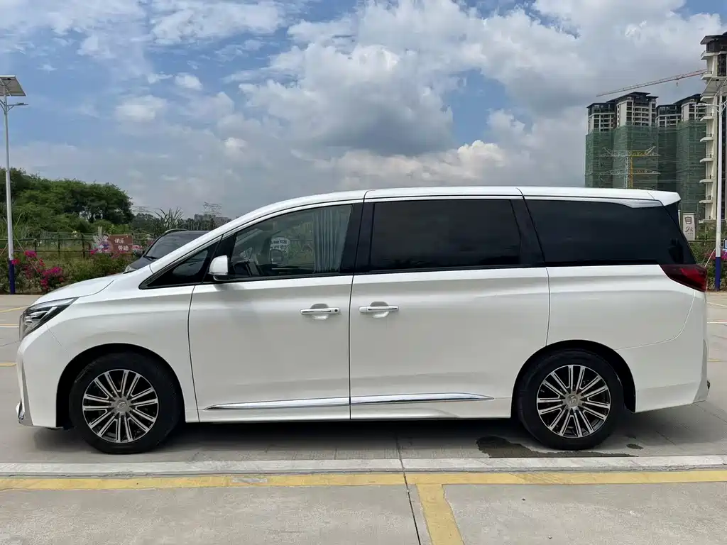 GAC Motor Trumpchi M8 — фото 3