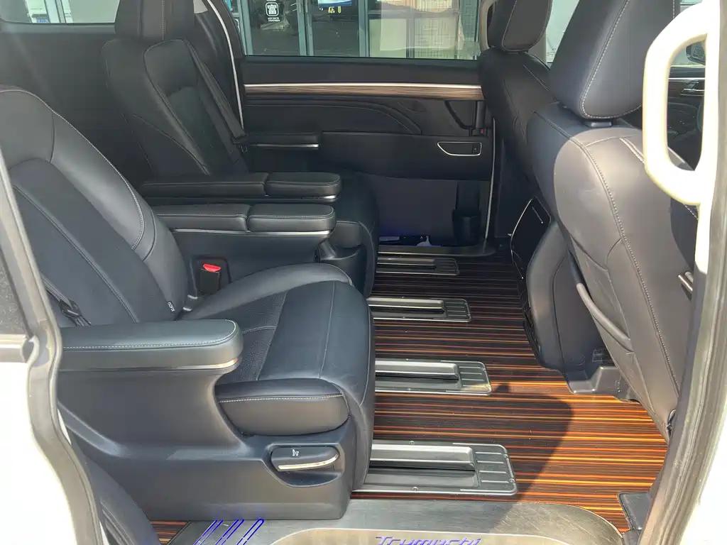 GAC Motor Trumpchi M8 — фото 11