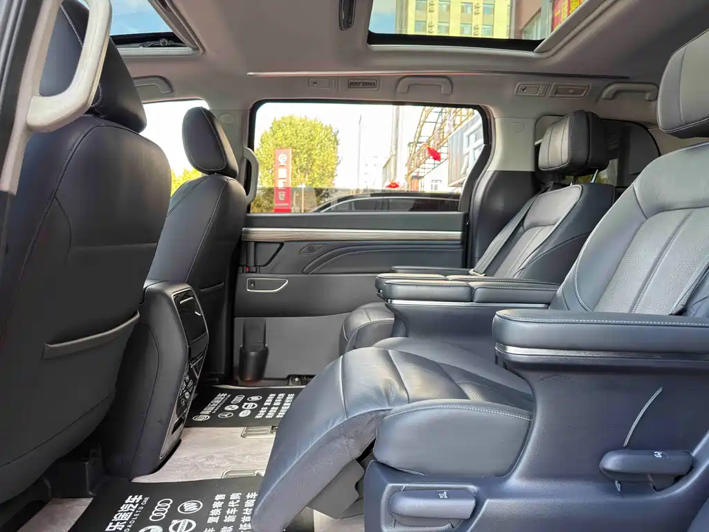 GAC Motor Trumpchi M8 — фото 8