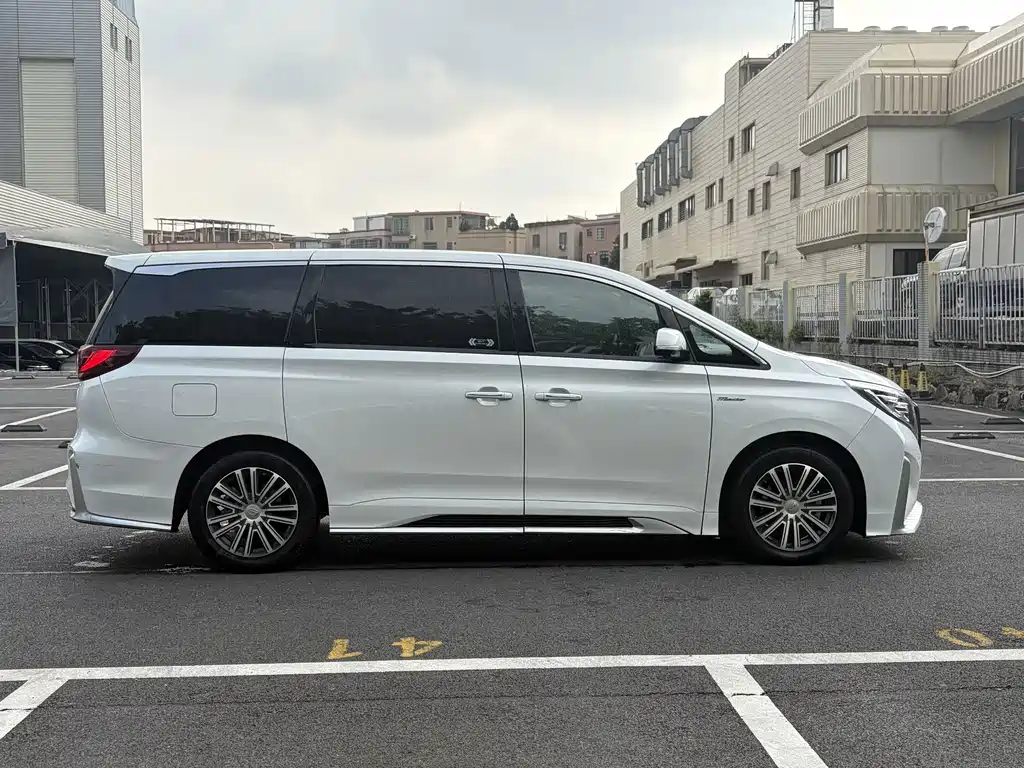 GAC Motor Trumpchi M8 — фото 2