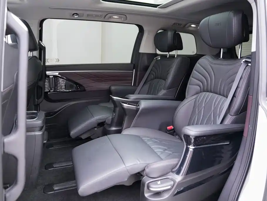GAC Motor Trumpchi M8 — фото 14