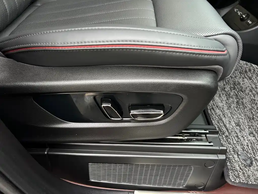 GAC Motor Trumpchi M8 — фото 20