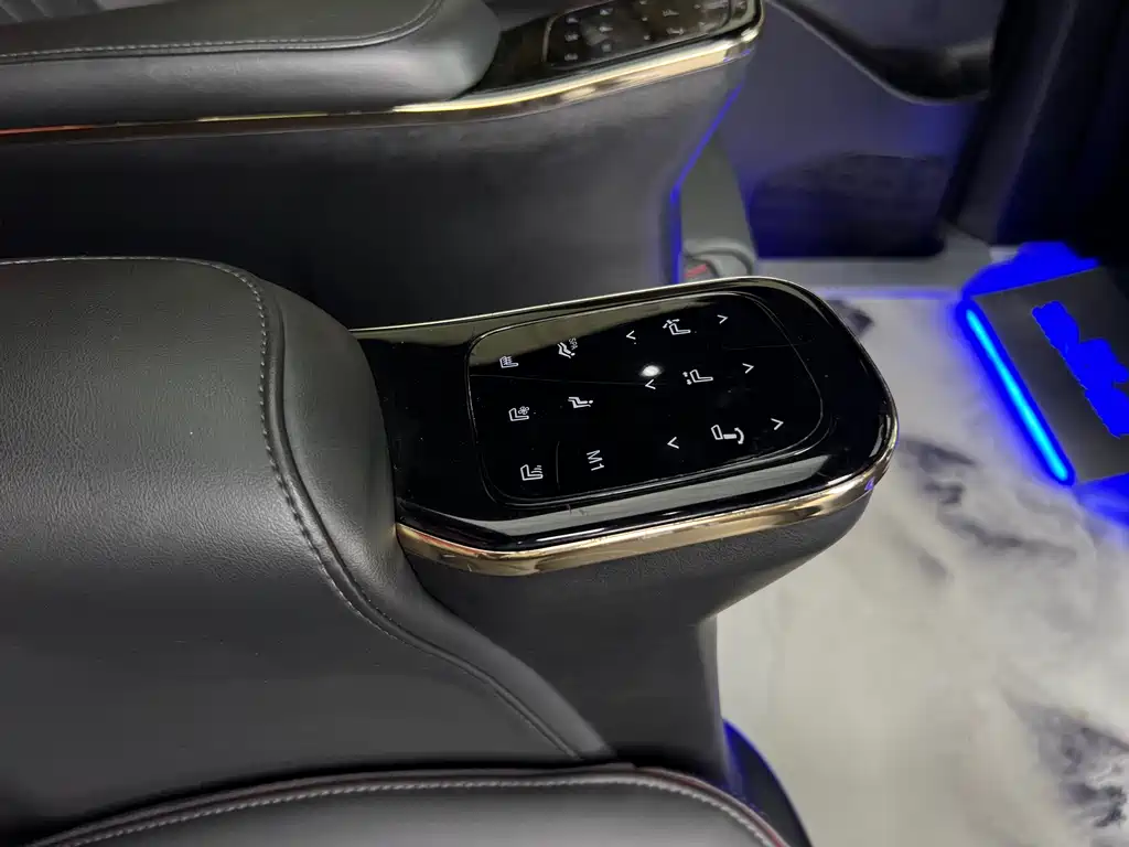 GAC Motor Trumpchi M8 — фото 22