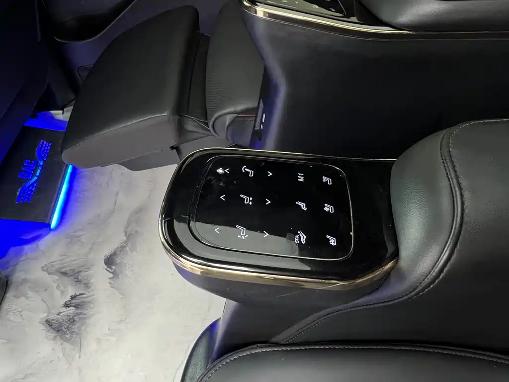 GAC Motor Trumpchi M8 — фото 24