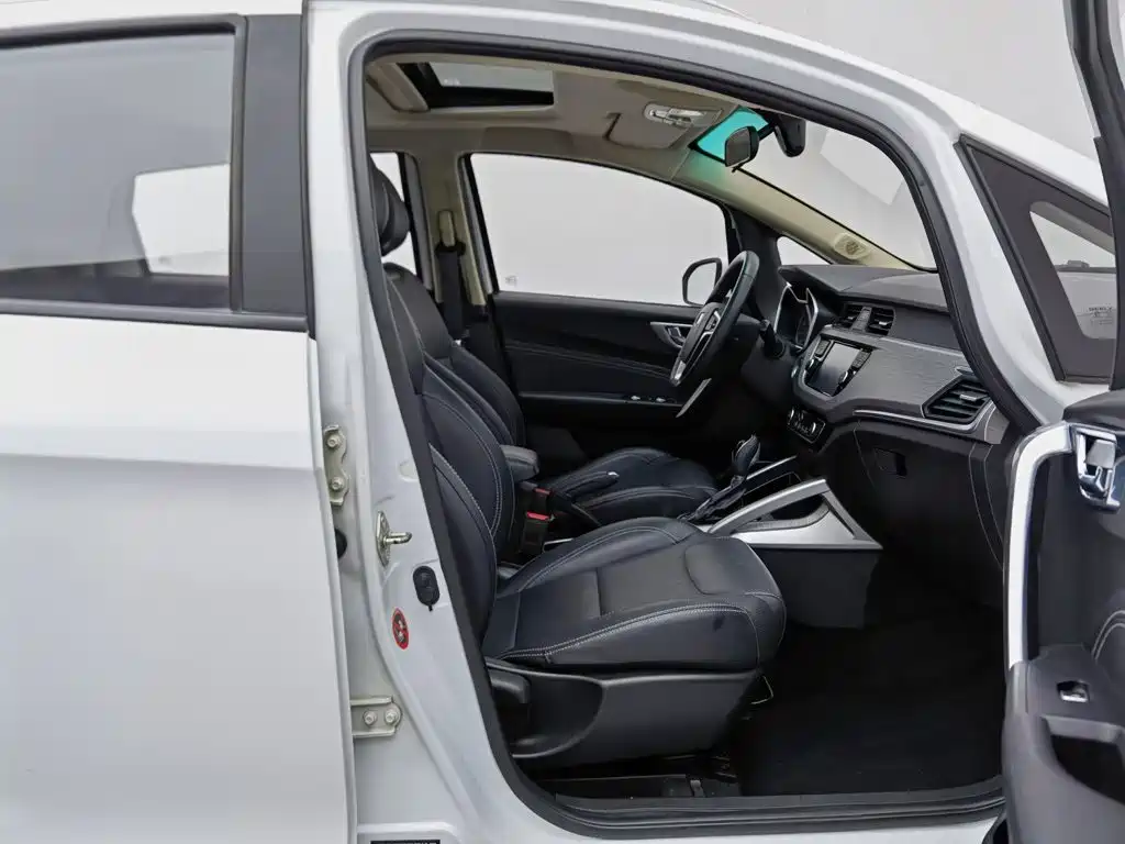 Geely Vision X3 — фото 23