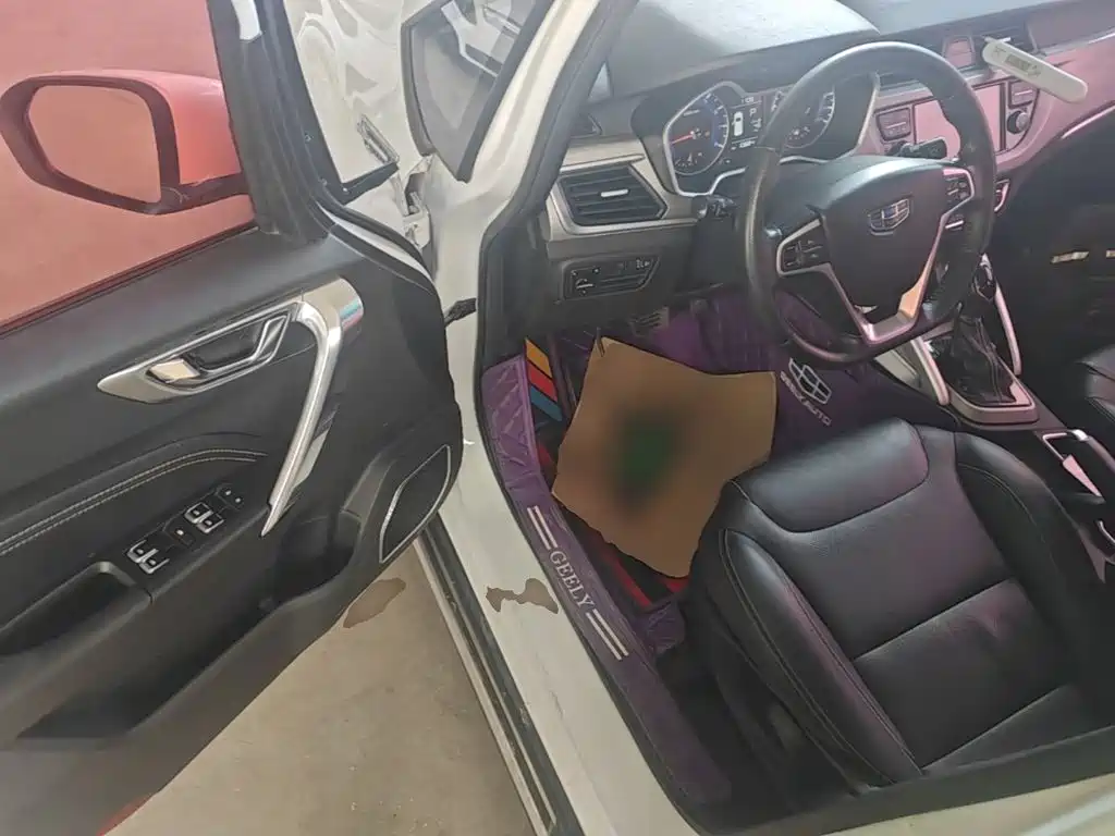 Geely Vision X3 — фото 15