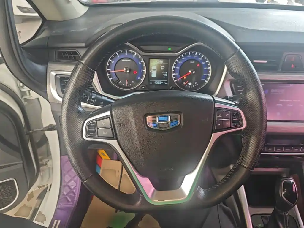 Geely Vision X3 — фото 10