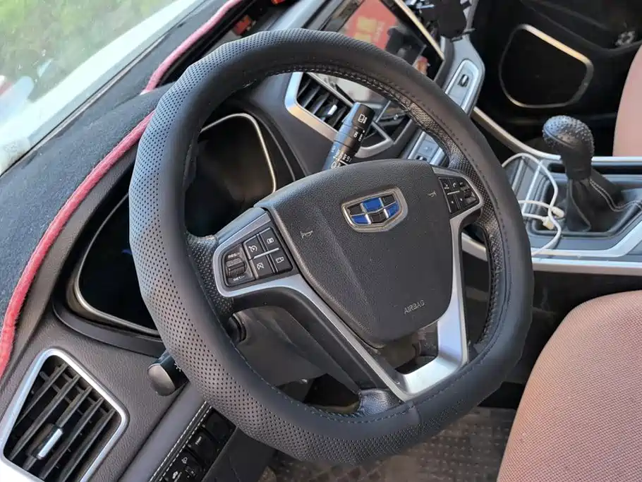 Geely Vision X6 — фото 15