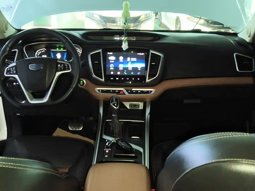 Geely Vision X6 — фото 9