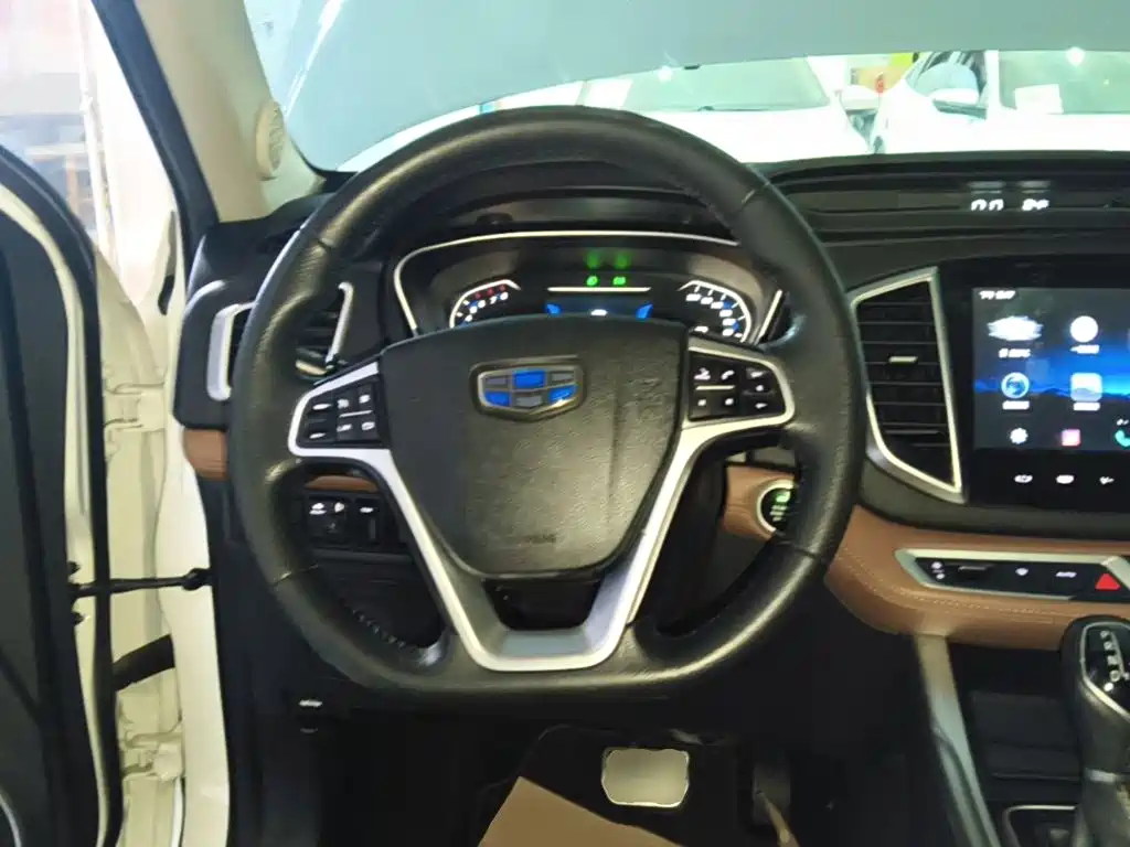 Geely Vision X6 — фото 10