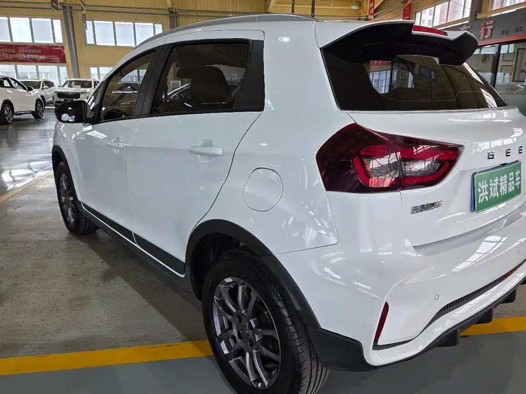 Geely Vision X3 — фото 15