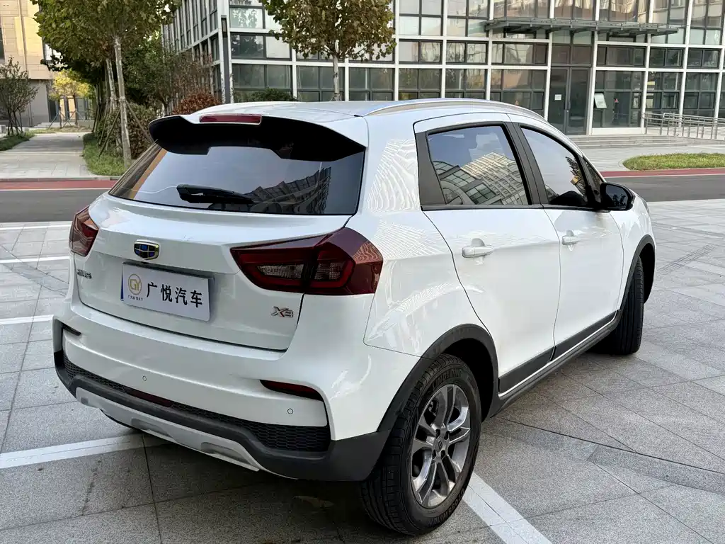 Geely Vision X3 — фото 8