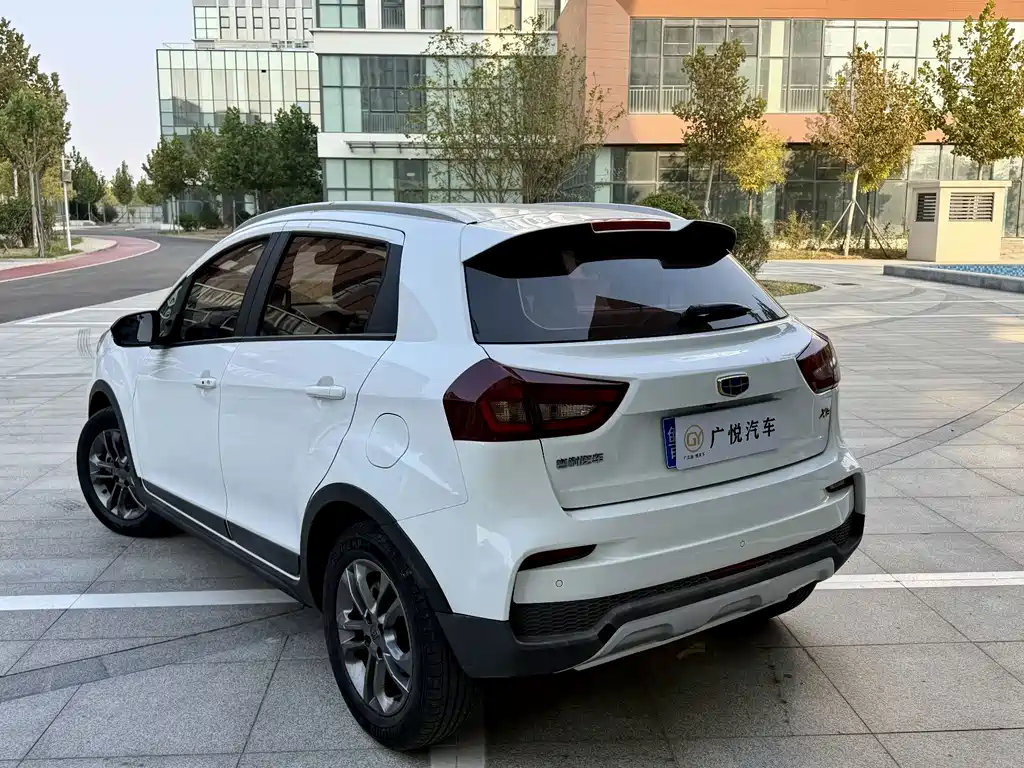 Geely Vision X3 — фото 9