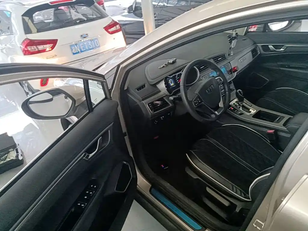 Geely Emgrand GS — фото 15