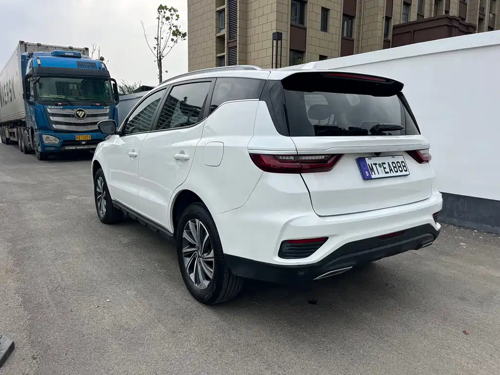 Geely Vision X6 — фото 6